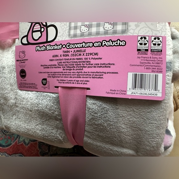 New Hello Kitty plush blanket light pink and grey Twin size Christmas gift - Picture 3 of 4